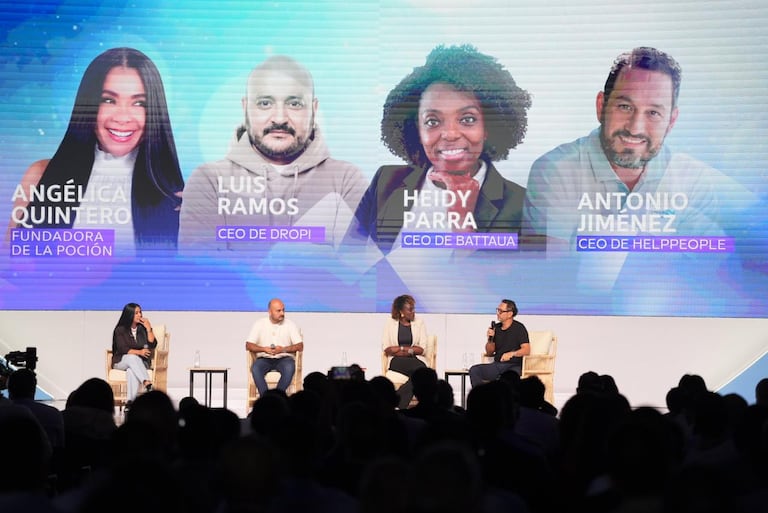 Empresarios y conferencistas participaron en Exponegocios 2026, encuentro organizado por la Cámara de Comercio de Cali para promover liderazgo, innovación y transformación empresarial.