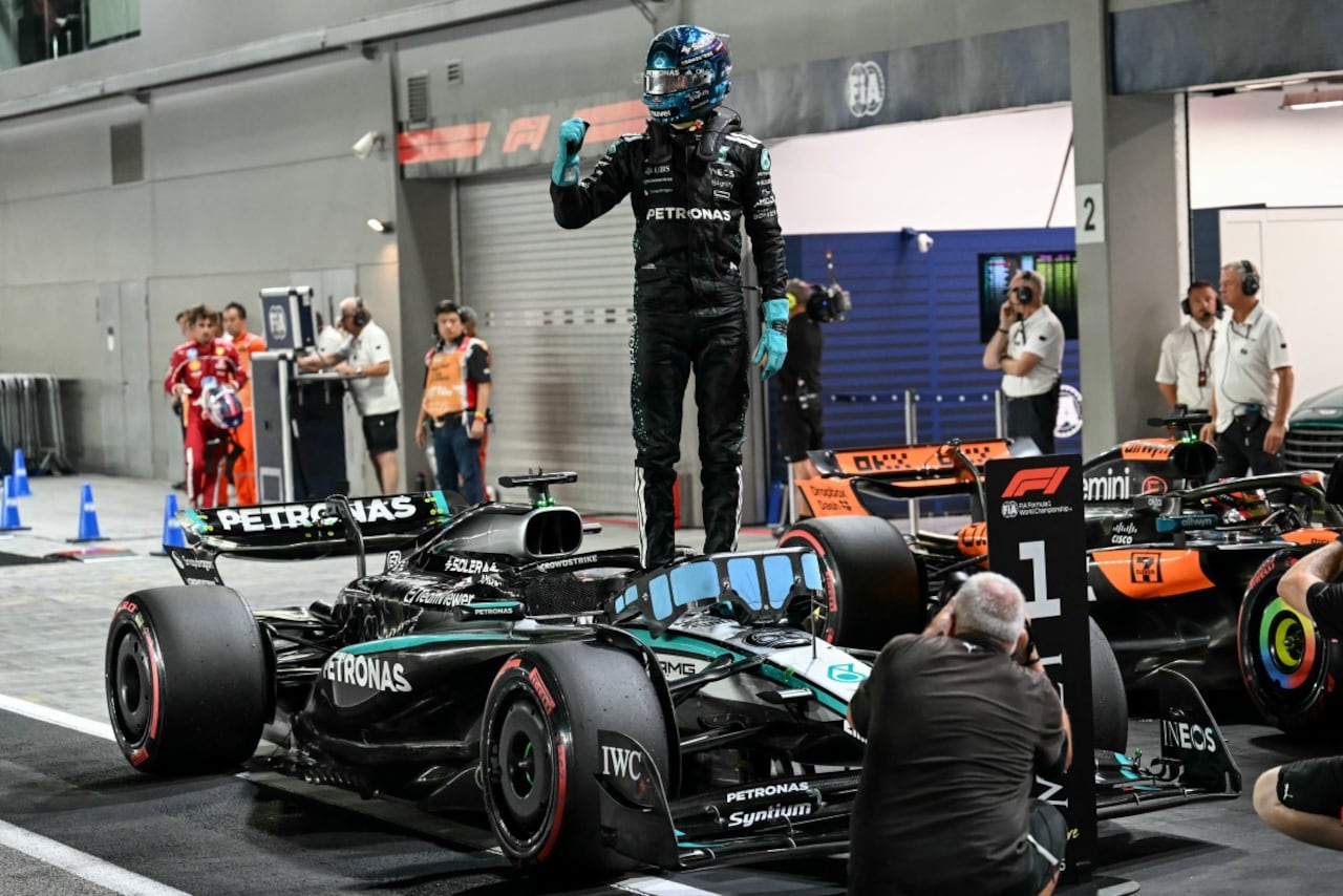 George Russell celebrando la pole en Singapur.