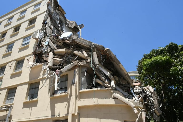 Así quedo el HUV luego del terremoto en Cali.