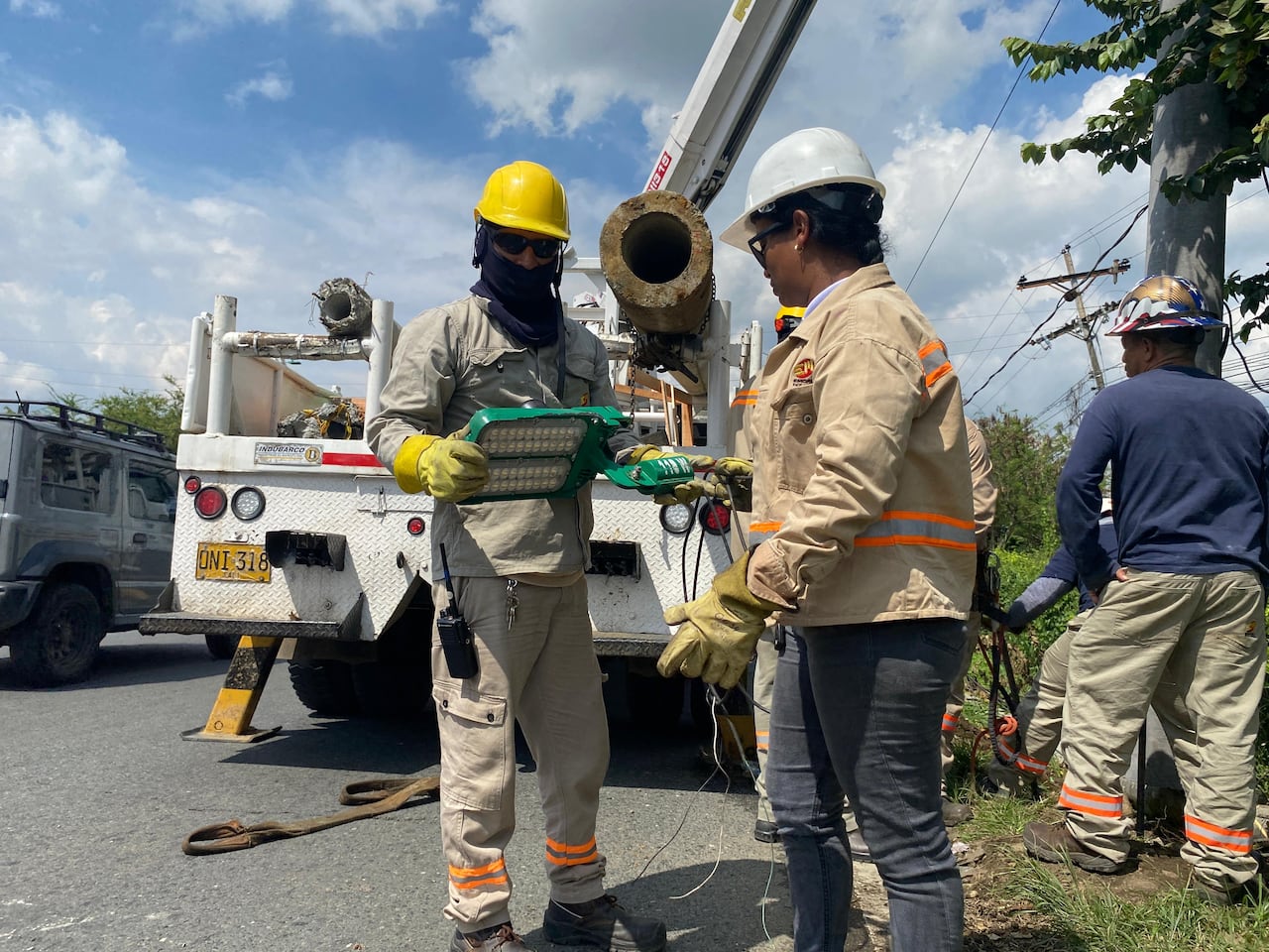 Trabajos de acueducto, agua y energía Emcali