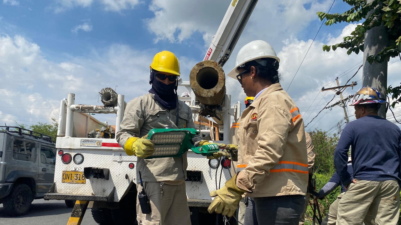 Trabajos de acueducto, agua y energía Emcali