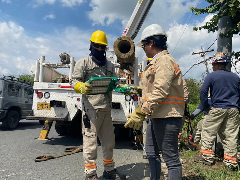 Trabajos de acueducto, agua y energía Emcali