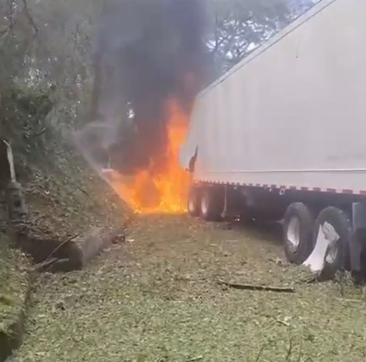 Fuerte explosión en la vía Popayán-Pasto