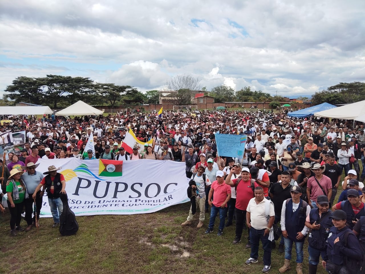 Desde principios de este 2026, en el sur del Cauca, los campesinos cocaleros adelantan movilizaciones para exigir suspender el decreto que autoriza el regreso de las fumigaciones con glifosato.