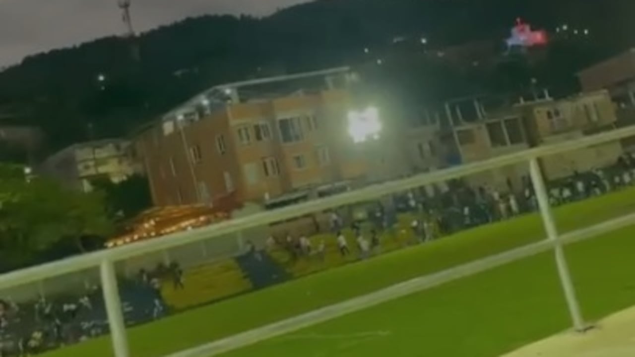 El estadio o complejo deportivo de Suárez, Cauca, quedó vacío tras este nuevo hostigamiento a la estación de Policía.