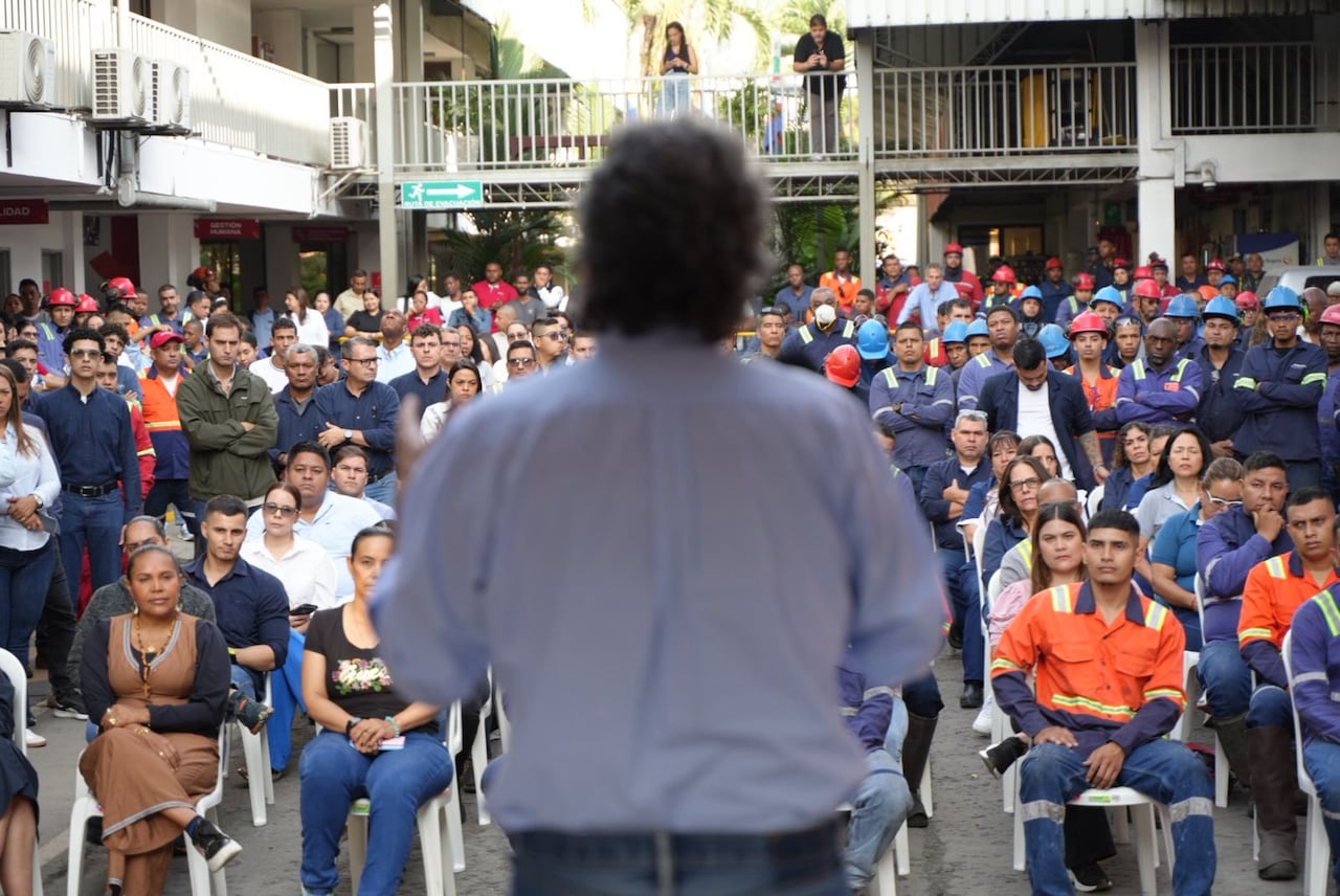 Sergio Fajardo visitó las instalaciones de Sidoc en Cali.