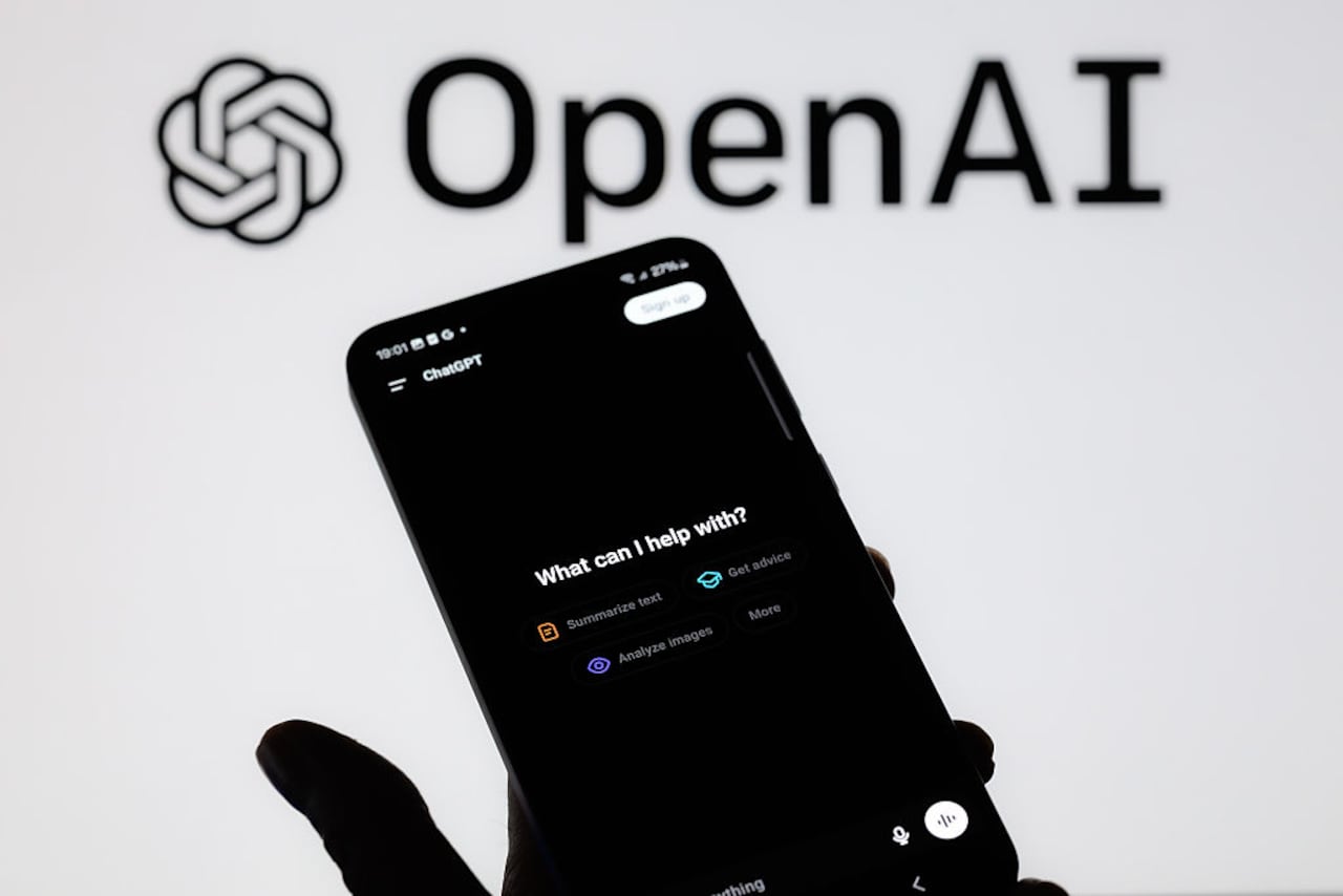 OpenAI anuncia cambios en sus modelos y ChatGPT para afrontar con seguridad las situaciones de crisis mental y emocional.
