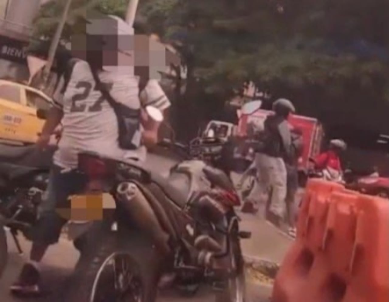 Preocupa nuevo episodio de intolerancia en Cali tras pelea entre ocupantes de un vehículo y motociclistas