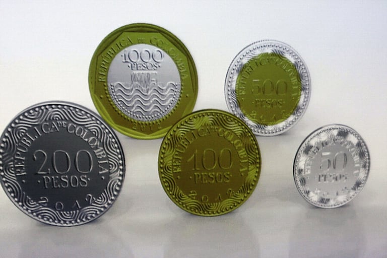 El Dorado Noche juega fines de semana y festivos.