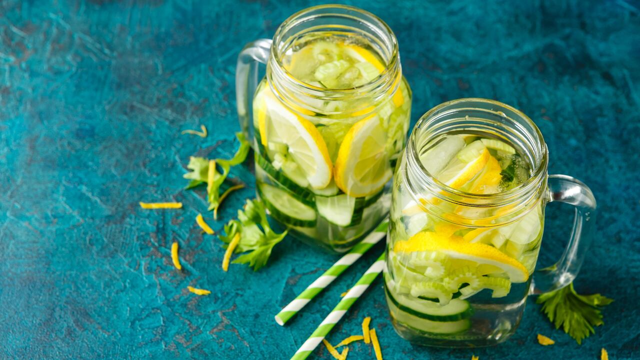 Agua de apio y limón