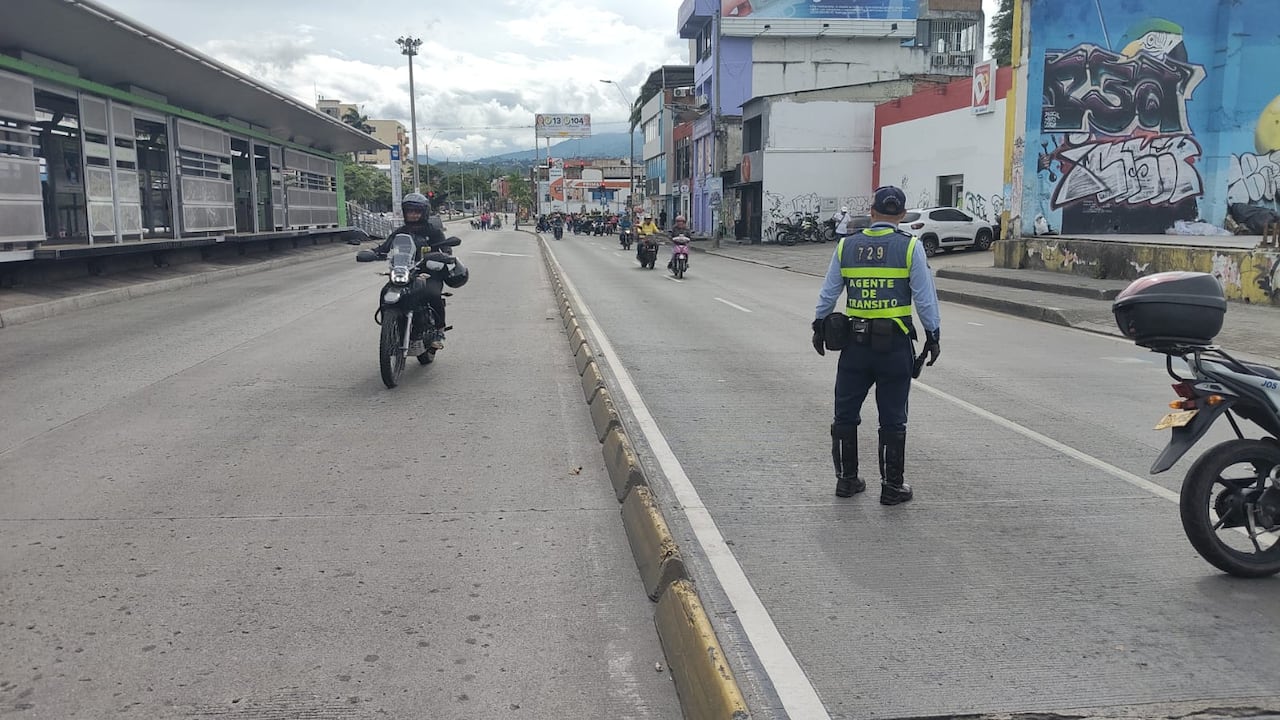 La movilidad se vio afectada a la altura del Club Noel y la Manzana del Saber por la concentración de manifestantes.