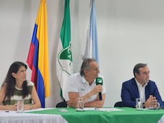 Presentación de Joaquín Losada Fina (centro), nuevo presidente del Deportivo Cali.