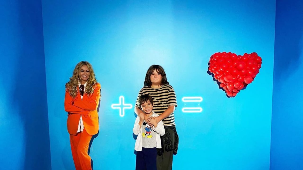 Paulina Rubio y sus hijos