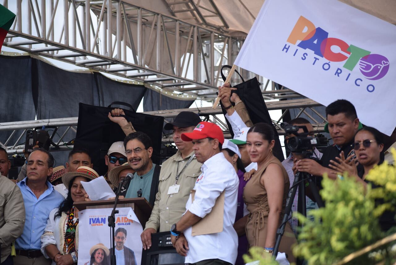 Cierre de campaña de Iván Cepeda en la ciudad de Popayán, al lado de la dirigente caucana Aída Quilcué, evento realizado este martes 19 de abril.