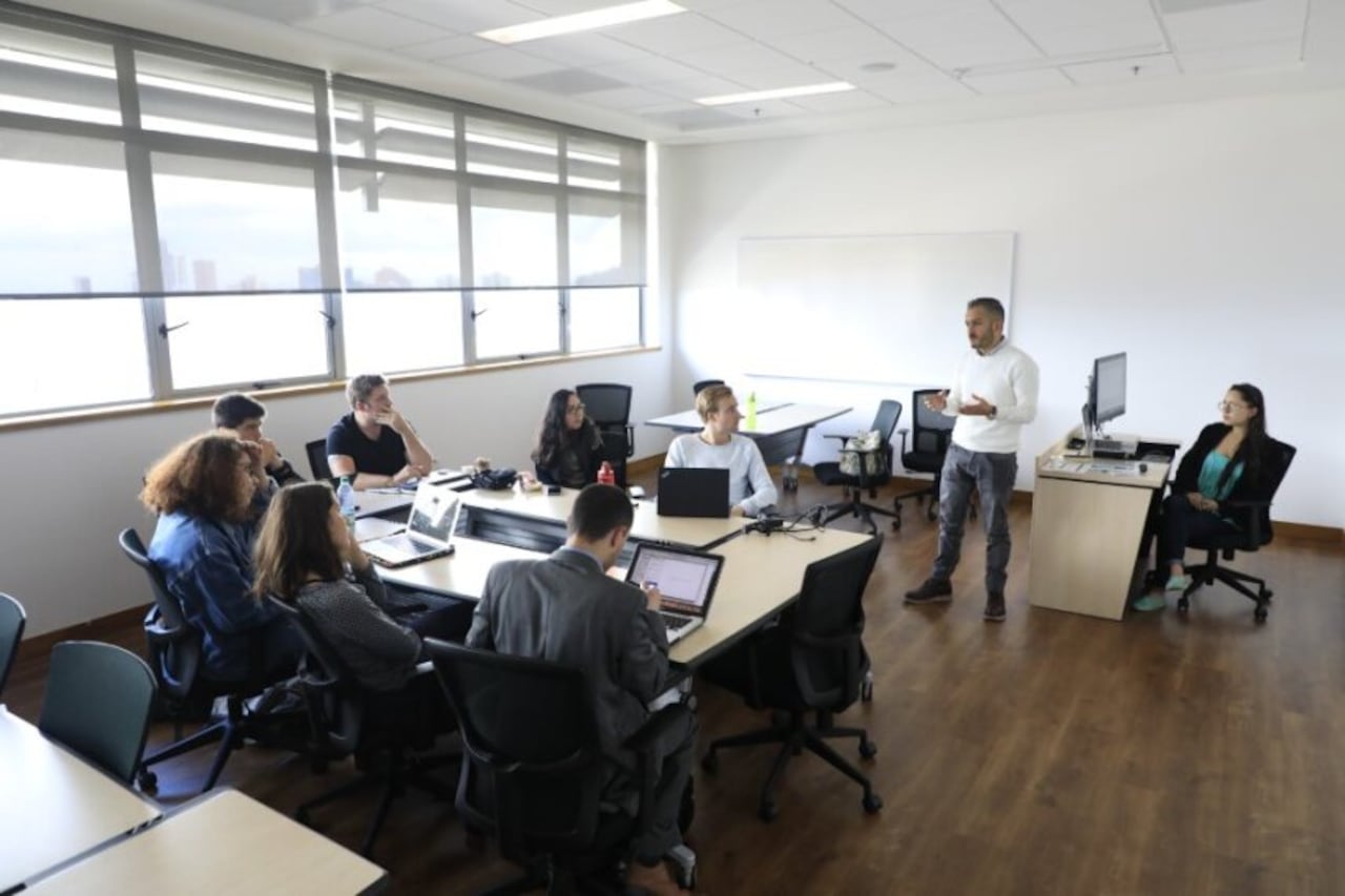 La Facultad de Administración de Empresas de la Universidad Externado de Colombia tiene más de 15 posgrados académicos. Conozca toda la oferta.