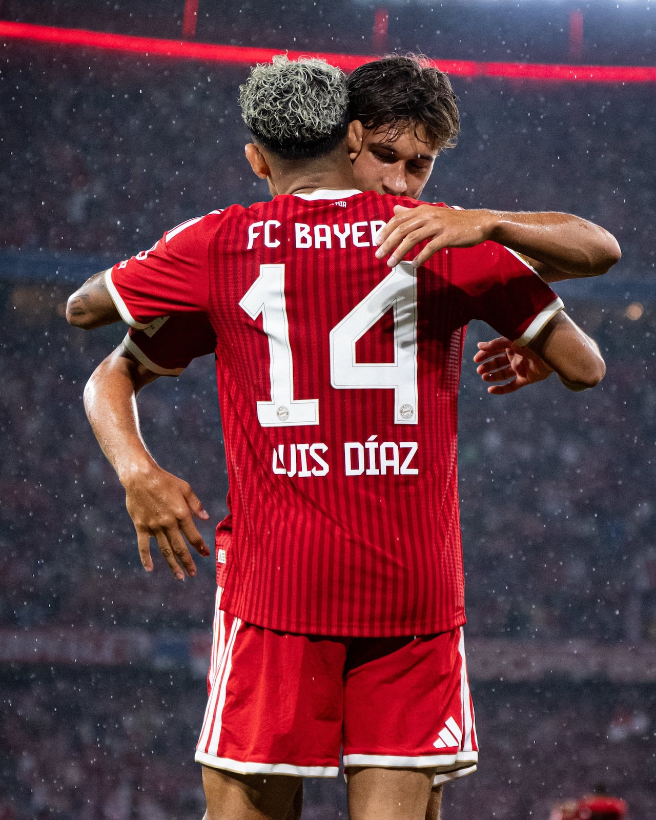 Luis Díaz (14) celebra tras marcar un gol con el Bayern Múnich.
