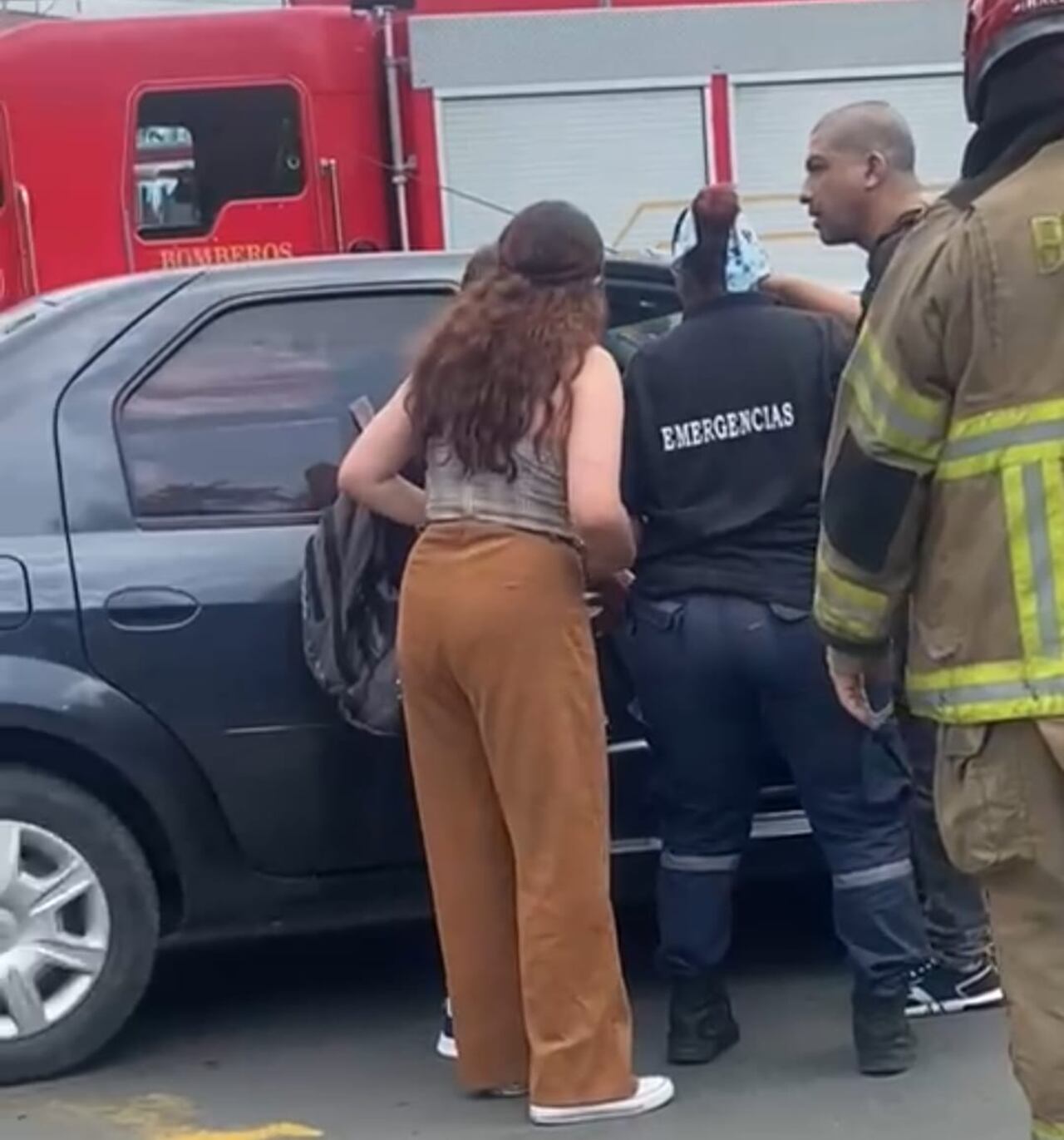 Los dos vehículos sufrieron daños de consideración. Las autoridades no han determinado las causas del accidente. Foto tomada de vídeo / El País