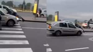 El conductor es buscado por las autoridades para que respondan por la agresión.