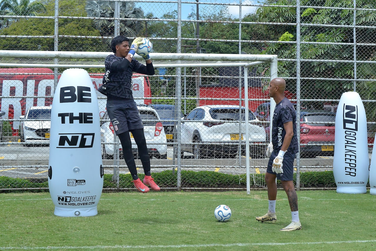 Ricardo Ribeiro Entrenador de Arqueros del América