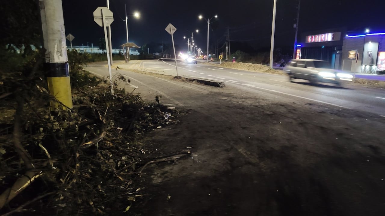 Vía Cali-Candelaria de noche