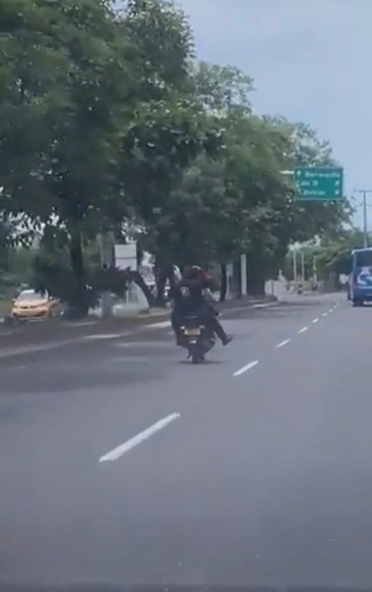 Los supuestos ladrones se estaban dando a la huida.