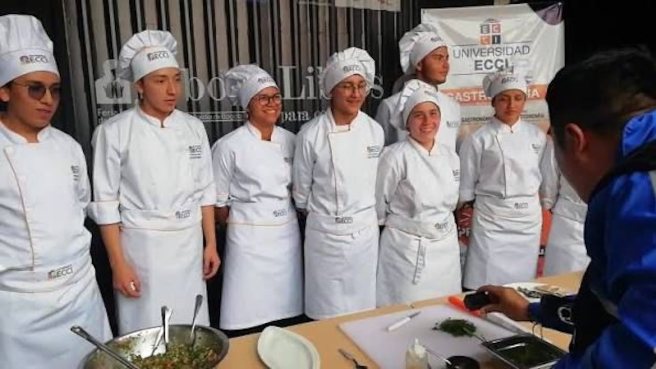 De la tradición a la vanguardia: futuros chefs de la Universidad ECCI transforman la biodiversidad del Pacífico