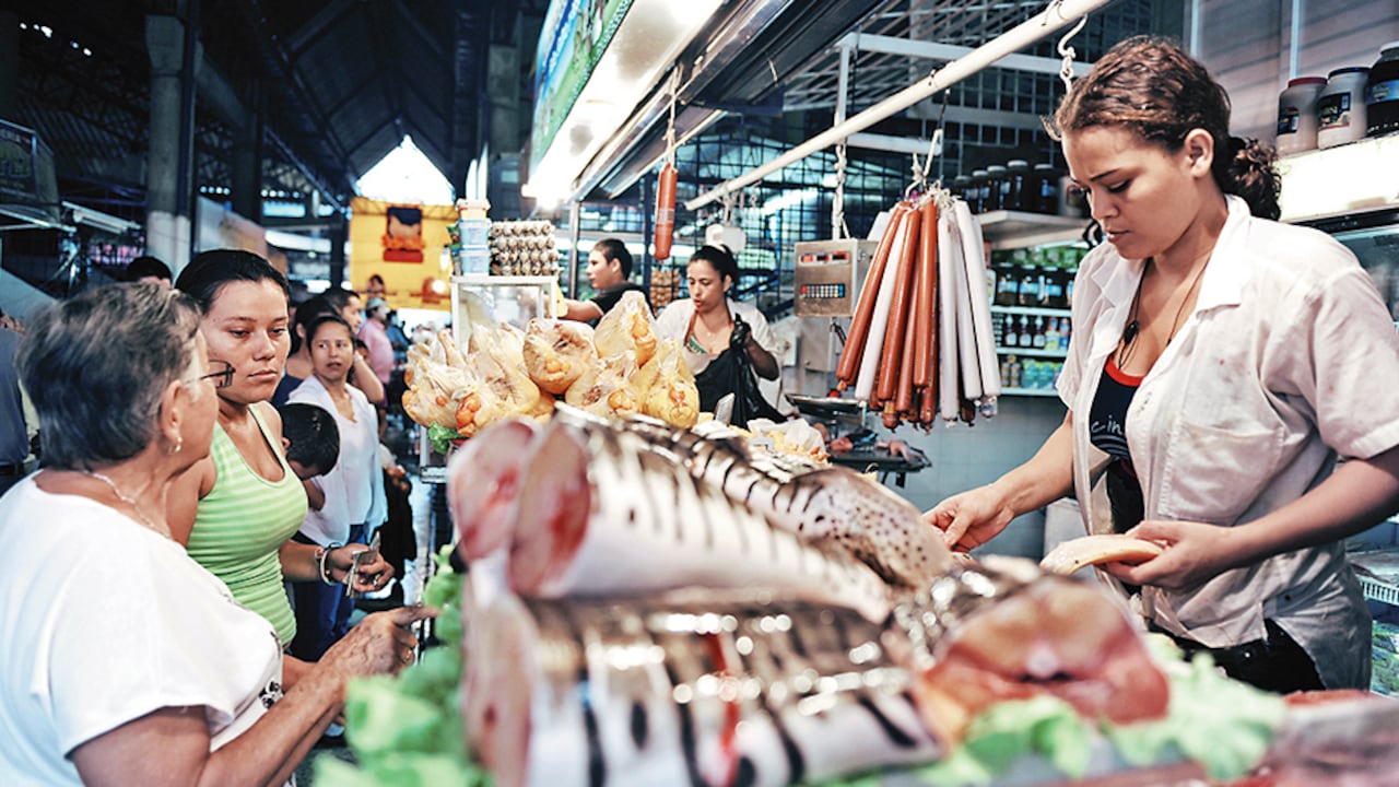 Aunque el aumento del salario mínimo de este año ya es mayor que la inflación, dicho beneficio no lo reciben todos los colombianos.