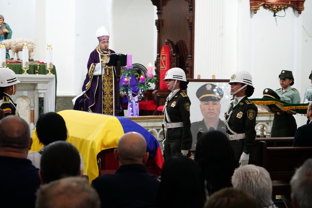 En Cali se realizó el sepelio del subintendente Jorge Leonardo Gómez, asesinado en Mariano Ramos: “murió cumpliendo su juramento”