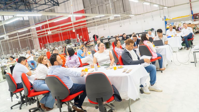 En el desarrollo del encuentro se dieron a conocer los avances que presenta el centro, su proyección como escenario estratégico para la producción y la capacitación laboral, así como las oportunidades de trabajo conjunto entre el sector público y el privado, encaminadas a fortalecer la economía local. La jornada puso un énfasis especial en la generación de oportunidades laborales para mujeres y población en situación de vulnerabilidad, como parte de una apuesta por la inclusión social.