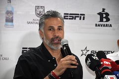 Mario Alberto Yepes, Rueda de prensa, lanzamiento de partido de futbol capitanes legendarios. Foto José L Guzmán