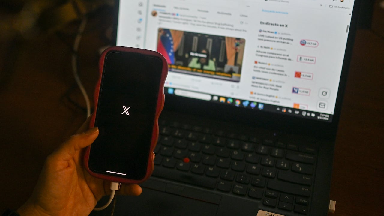 Una caída se reporta en la red social X este viernes 16 de enero.