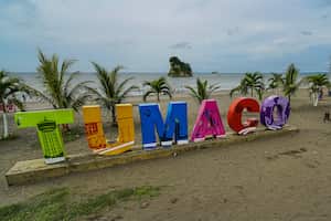 Tumaco se ha convertido en una vitrina para visibilizar el turismo comunitario con actividades económicas viable en el Municipio, con sus paisajes costeros y su tradición culinaria, resultado de sus raíces afrocolombianas e indígenas que hoy muestran al mundo.