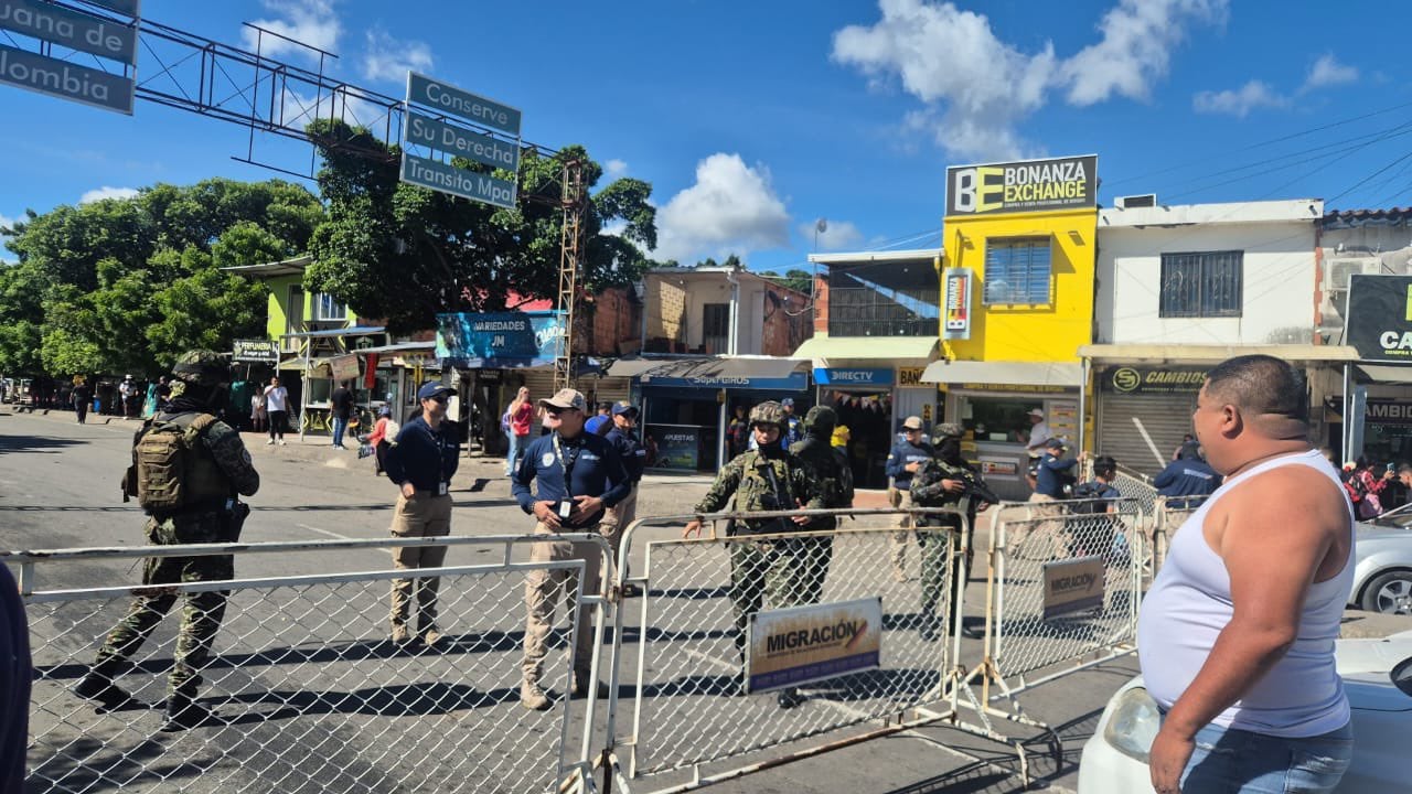 Colombia adelantó cierre de la frontera con Venezuela por elecciones y sorprendió a viajeros en Norte de Santander
La medida comenzó a aplicarse desde la mañana de este viernes, varias horas antes de lo previsto inicialmente. Migración Colombia confirmó que el cierre se extiende a todos los pasos fronterizos terrestres y fluviales del país hasta el lunes 22 de junio.