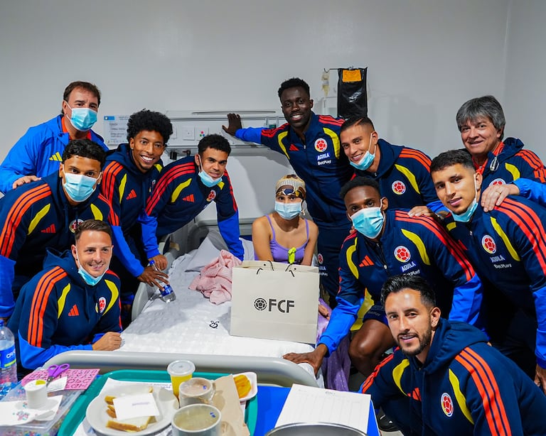 El cuerpo técnico y los jugadores de la Selección Colombia Masculina de Mayores visitaron este jueves, 28 de mayo, las instalaciones del Hospital Pediátrico HOMI. El objetivo central de la jornada fue brindar un mensaje de fuerza, cariño y esperanza a los niños y niñas que reciben tratamiento médico especializado en esta institución.