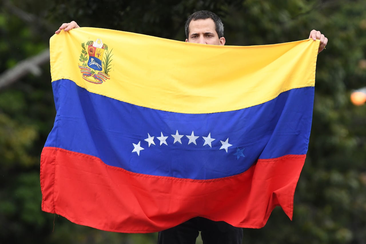 El líder de la oposición venezolana llegó a Estados Unidos, tras ser expulsado de Colombia