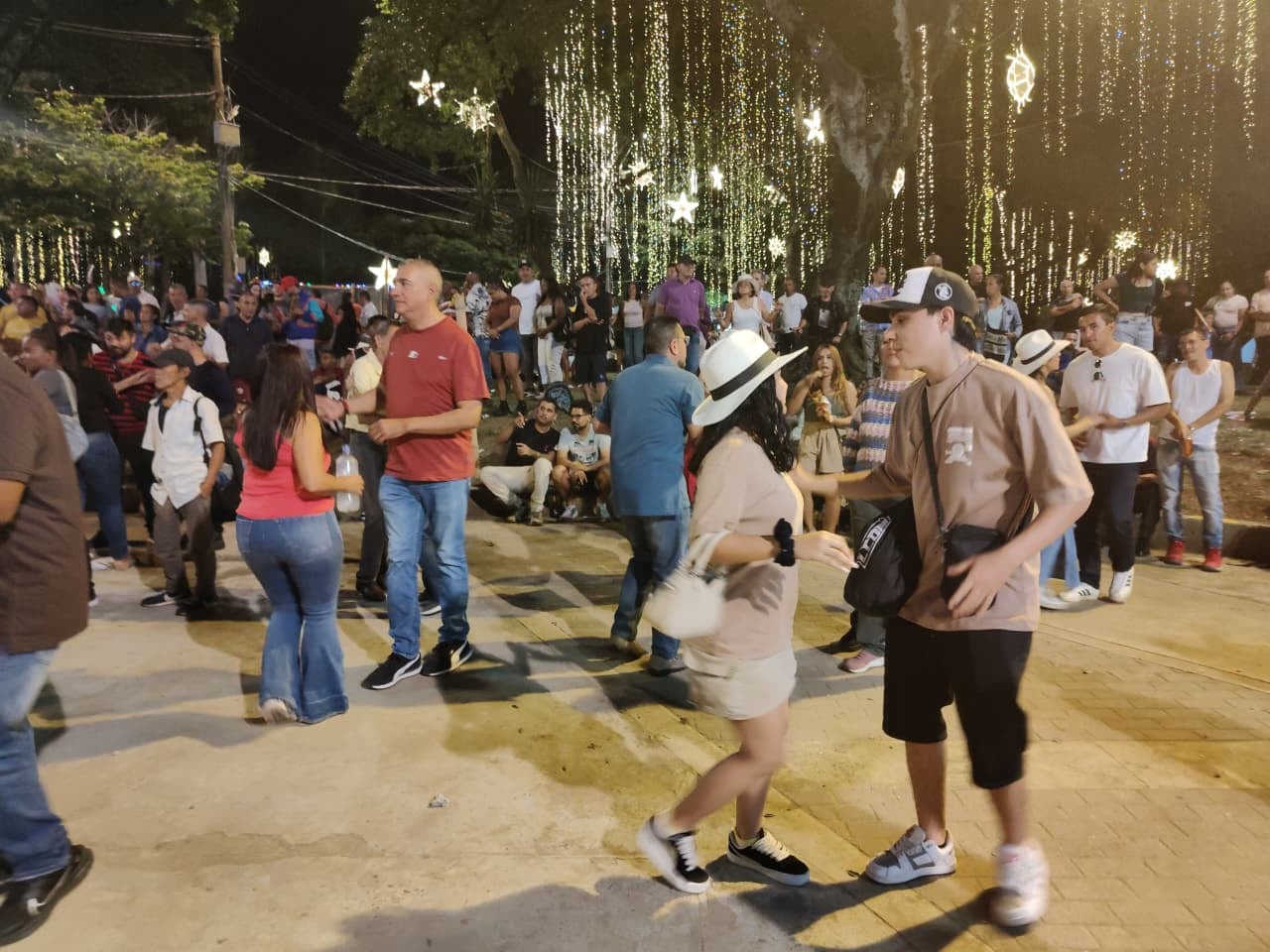 Música, tradición y comunidad marcaron el primer día de Agua’e lulo.