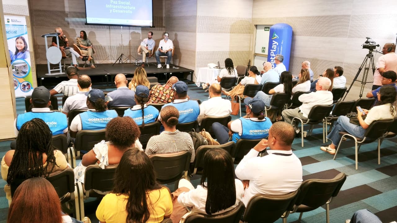 Los panelistas continúan dialogando sobre los retos del puerto más importante del país.