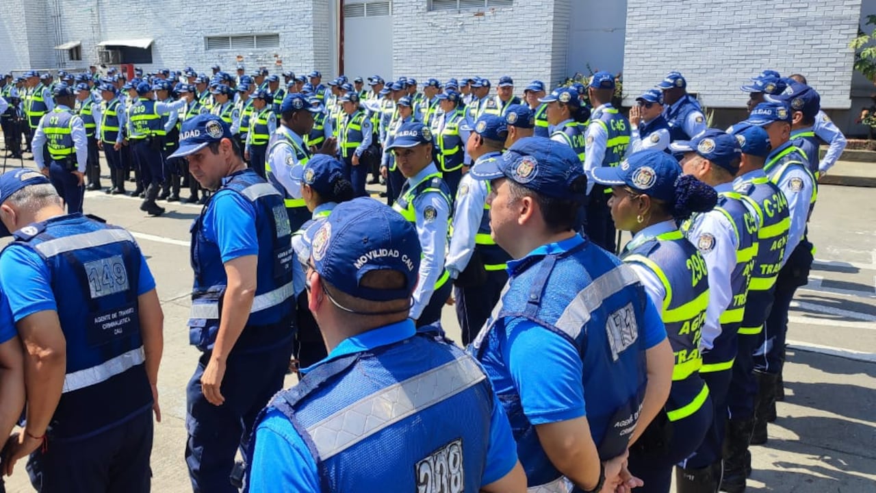 Escuadrón anti invasión de los acciones exclusivos del MIO en Cali.