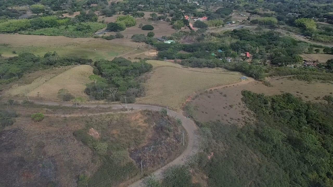 El bloqueo en la vía Jamundí-Ampudia, que ya fue levantado, ocurrió el mismo día en que se reportó un incendio en inmediaciones del condominio Essencial Country Club, en el sector rural del municipio.