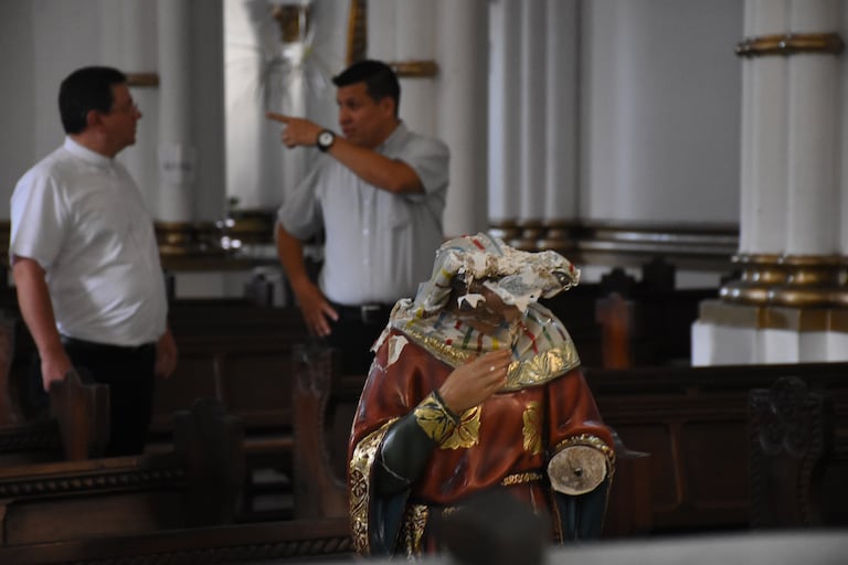 Vandalismo y Sacrilegio en la Iglesia La Ermita