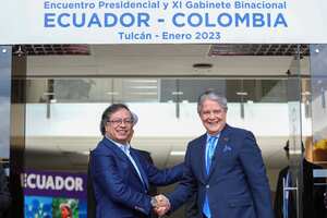 Presidente Gustavo Petro y el mandatario de Ecuador Guillermo Lasso en la Cumbre Binacional