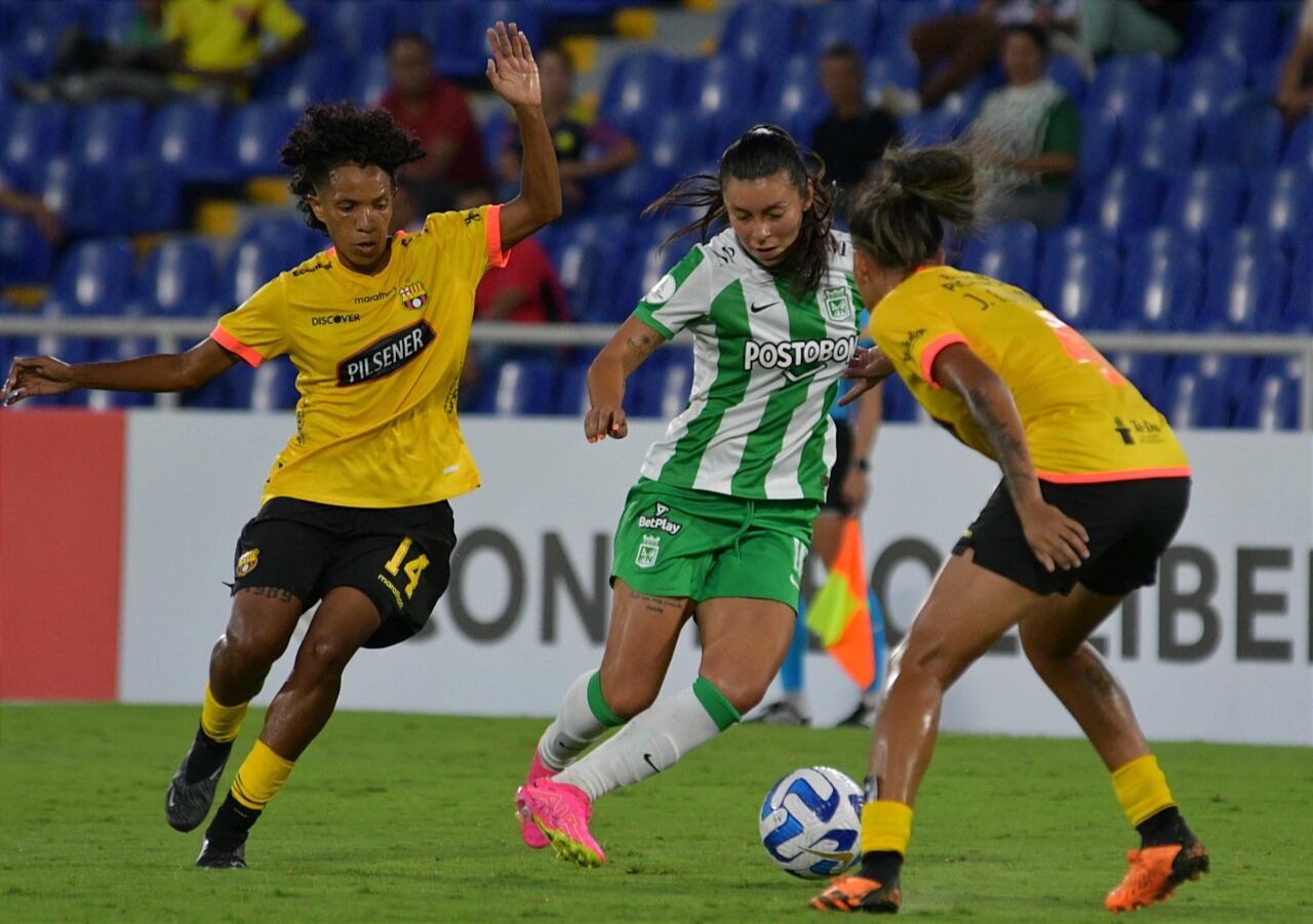 Copa Libertadores Femenino en el estadio Pascual Guerrero partido Nacional de Colombia vs Barcelona del Ecuador.