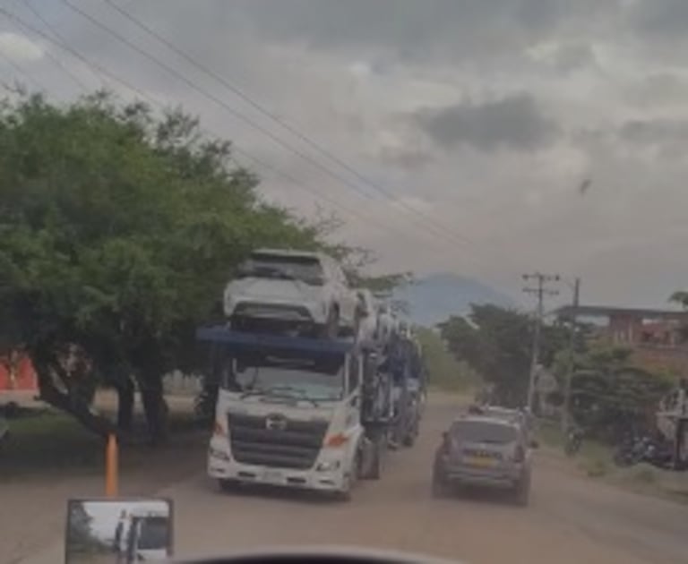 Los habitantes de Santander de Quilichao grabaron el momento del asalto, el cual es atribuido a los disidentes de las Farc.