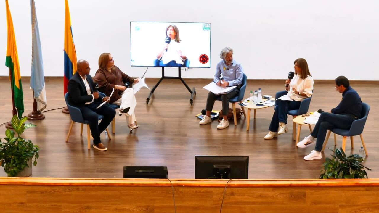Debate vicepresidencial de El País en Buenaventura.