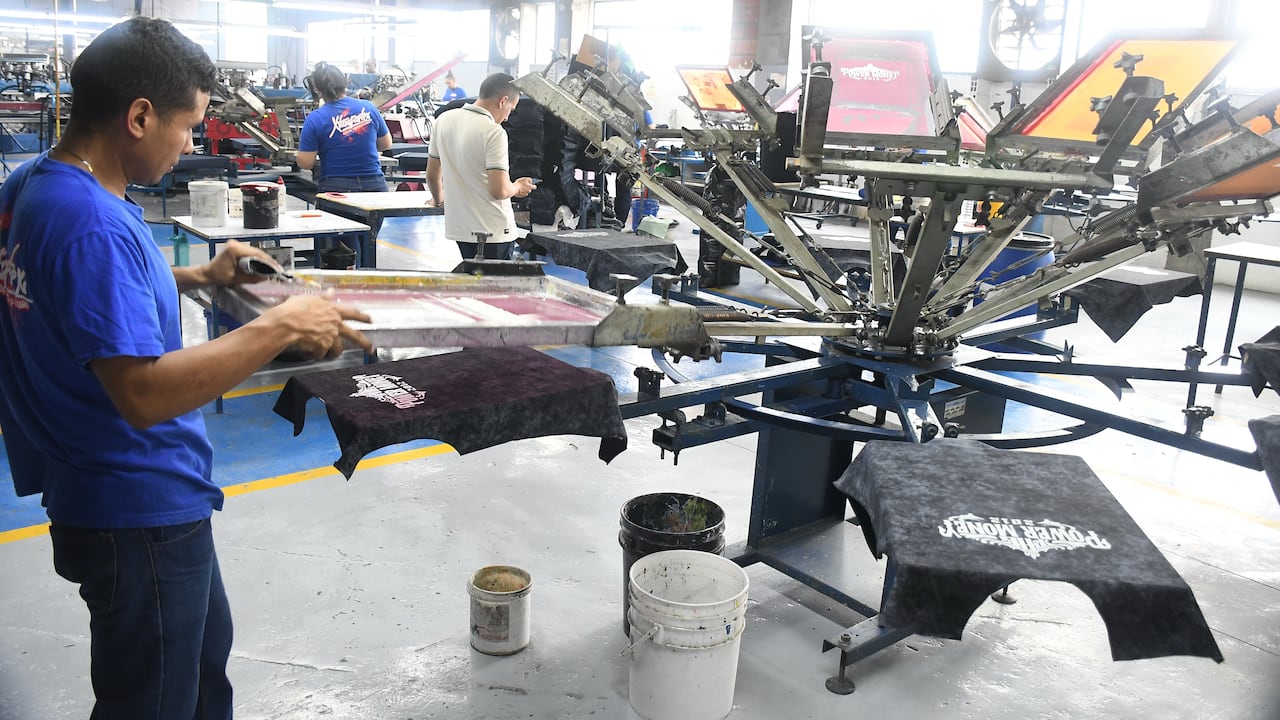 Cali: Recorrido por la ruta de la moda caleña. Empresa textil Aritex. Foto José L Guzmán