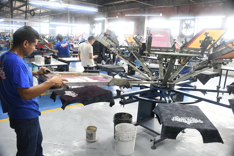 Cali: Recorrido por la ruta de la moda caleña. Empresa textil Aritex. Foto José L Guzmán