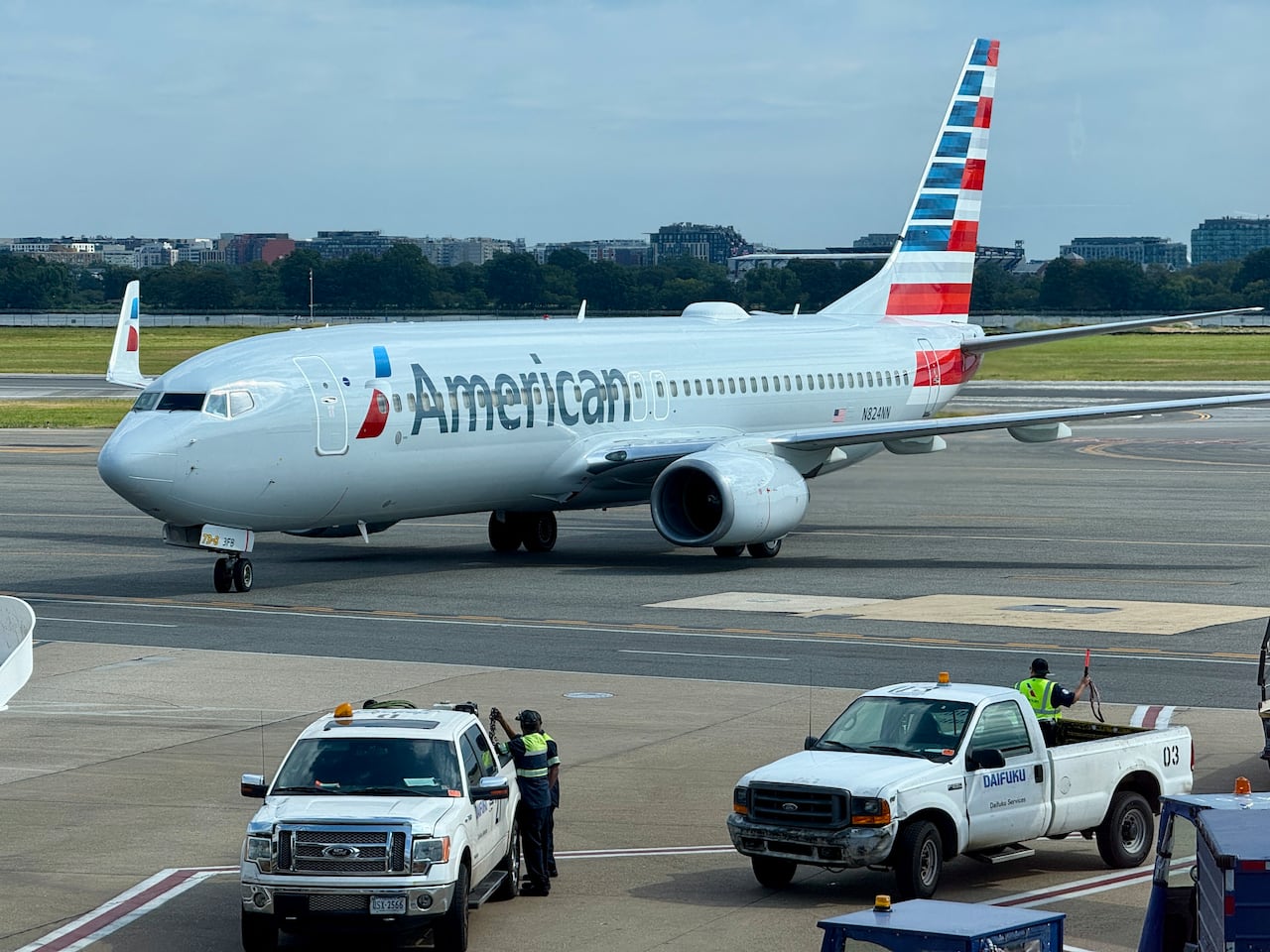 La aerolínea sancionada es American Airlines.