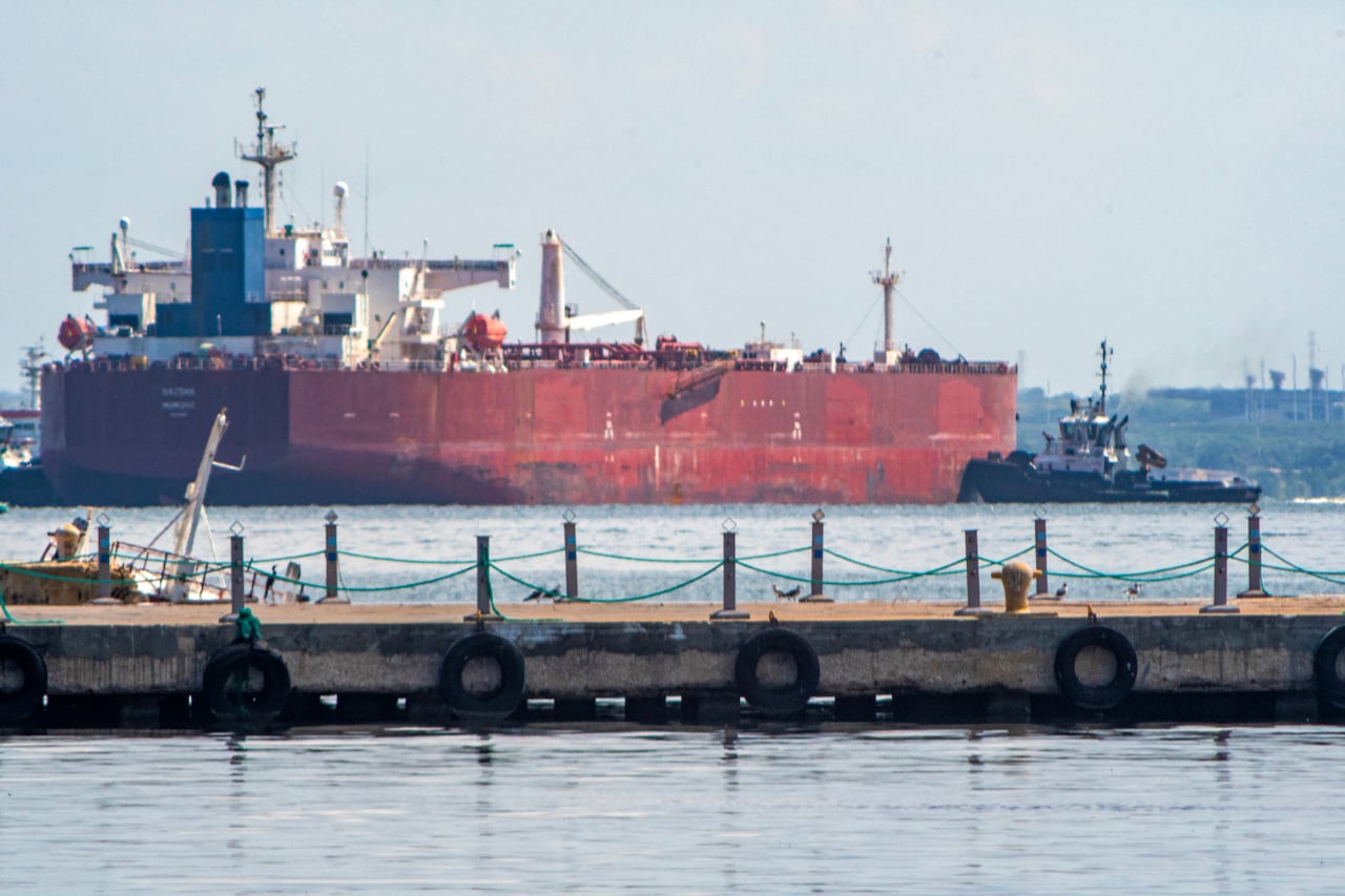 Petrolero anclado en el lago de Maracaibo, estado Zulia, Venezuela.