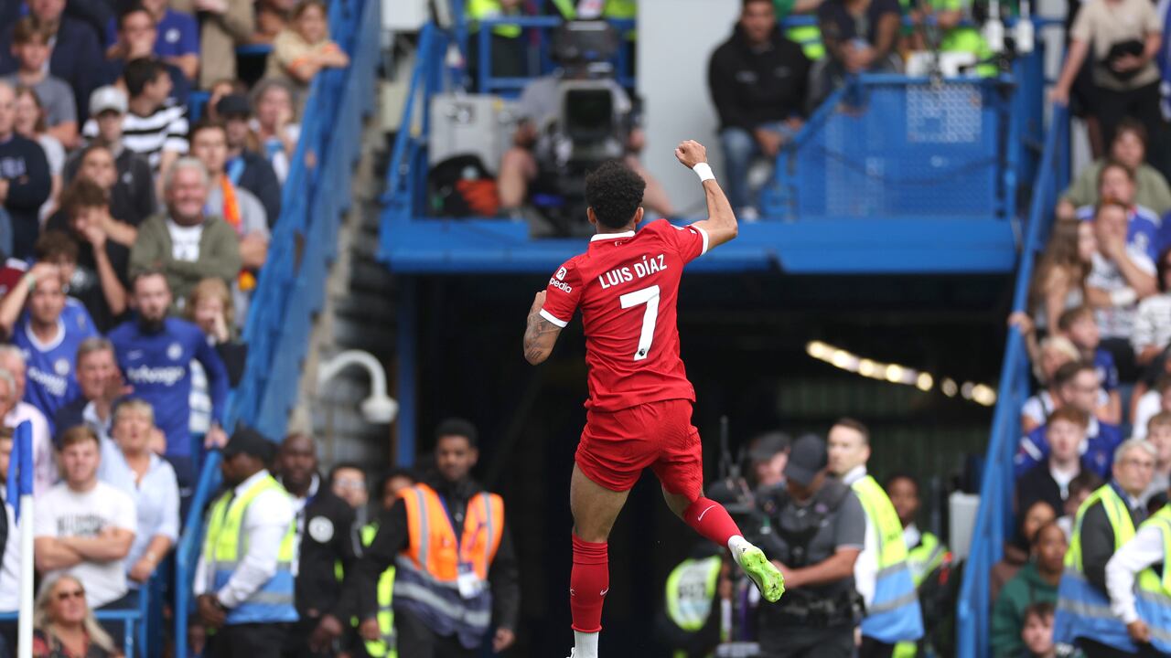 Luís Díaz celebrando el gol con Liverpool frente al Chelsea