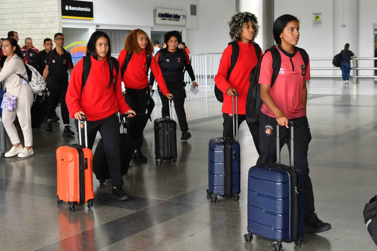 Jugadoras de Caracas ya aterrizaron en el Aeropuerto de Cali para encarar la Copa Libertadores Femenina 2023.